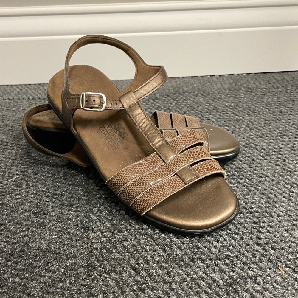 SAS Capri Bronze Snakeskin Sandals womens size 7 casual comfy mature strappy